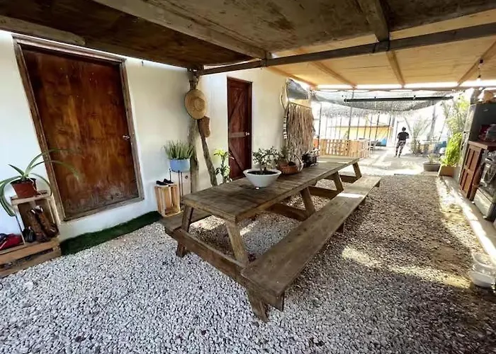 Rustic Pensión *
